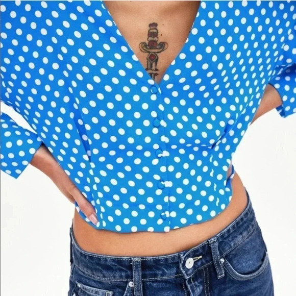 🌟✨2 for $30✨🌟 ZARA  | POLKA DOT BLUE CROP TOP - Picture 2 of 16